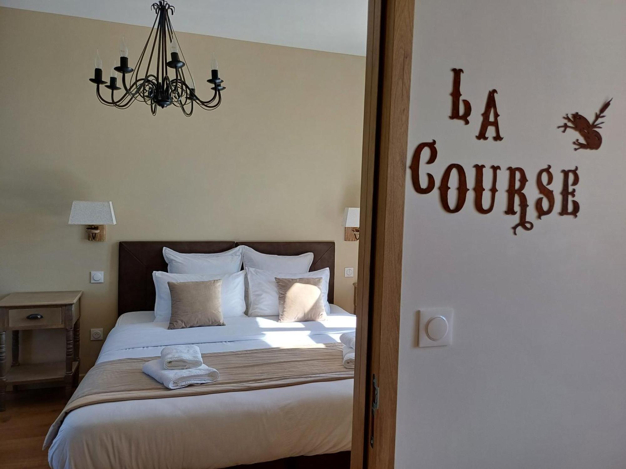 La Reinette Des Pres Hotel Doudeauville Phòng bức ảnh